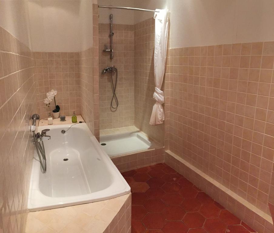 La Bellonette Marseillan  Bilik gambar